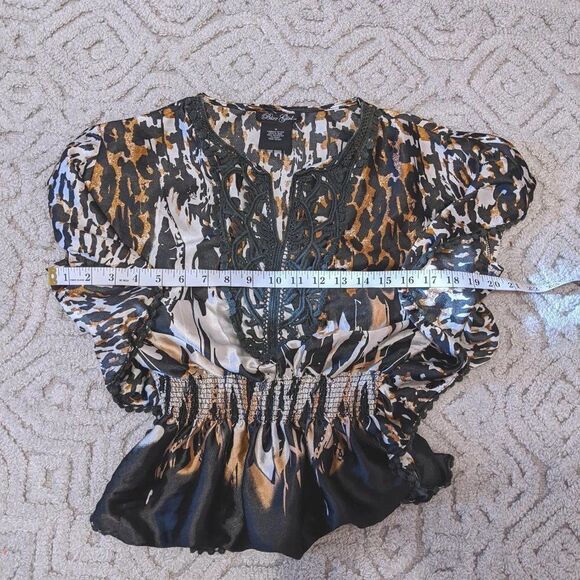 Bizz GIRL Leopard Print Chrochet Decor Boho Blouse Small @Y - Picture 9 of 10